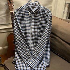 Banana Republic Men's no iron shirt, Large